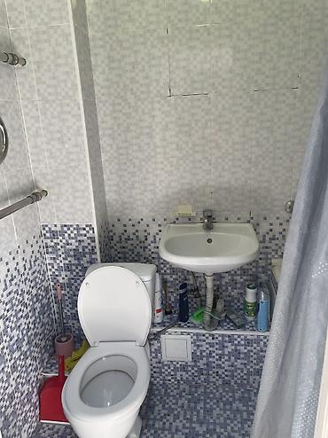 коридорный: 1 комната, 35 м², 8 мкр Индивидуалка, 5 этаж, Старый ремонт — 4