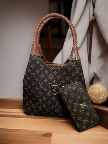 tommy torba: Shoulder bag, Louis Vuitton, Material: Faux leather