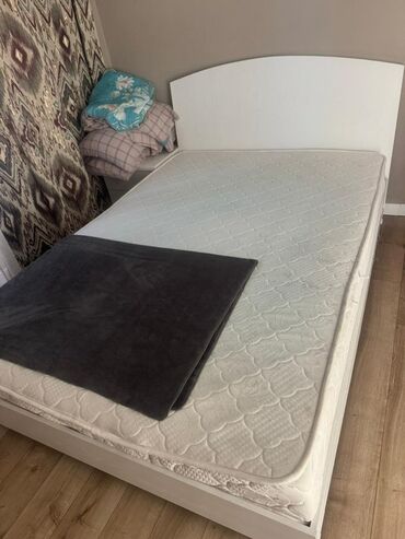 кровать икеа: Двуспальная кровать, С матрасом, длина - 200 см