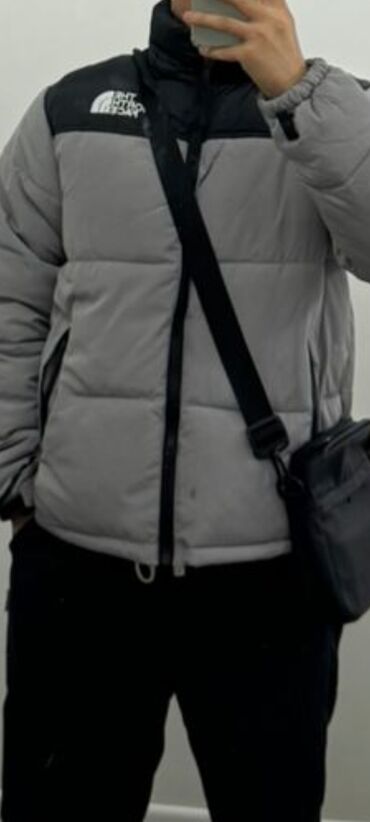 button куртка двухсторонняя: Пуховая/утеплённая куртка The North Face, двухцветная: серый основной
