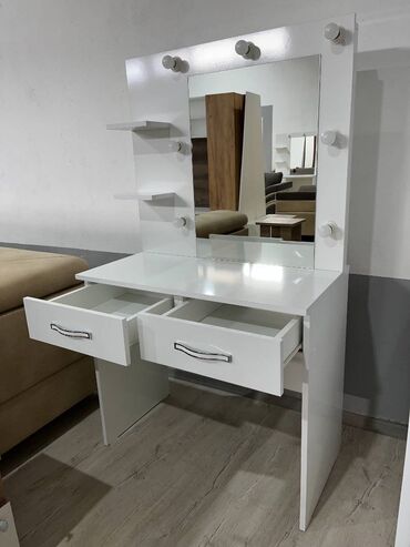 Stolovi: Sto za šminkanje 5 U ponudi moderan stočić za šminkanje, savršen za — 7