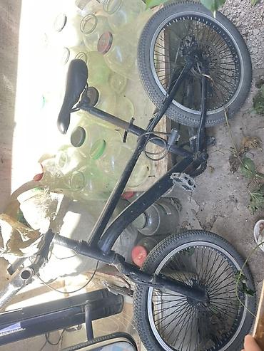 BMX/дёрт-велосипед компактного формата - Рама: стальная, классическая