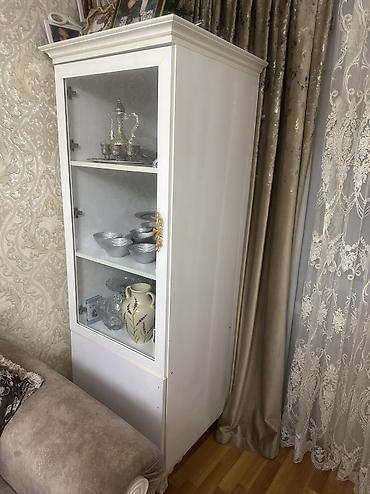 Divan və masa dəstləri: Hamısı birlikdə 550 Azn satılır .Divan 2 kreslo .stol və 6-stul2 — 3
