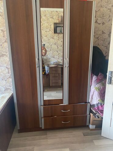 Pufiklər: ✅dolab satilir 110 azn . Eni 1.20 hund 2.40
Sumqayıt*afa 9966a