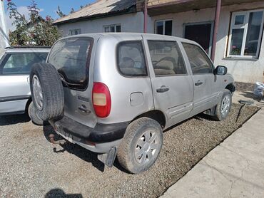 крыло на ауди а6 с5: ВАЗ (ЛАДА) 4x4 Niva: 2004 г., 1.7 л, Механика, Бензин, Хетчбек