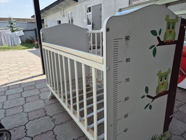 коляска с автолюлькой: Продаю коляску и манежку 
1500 каждая
