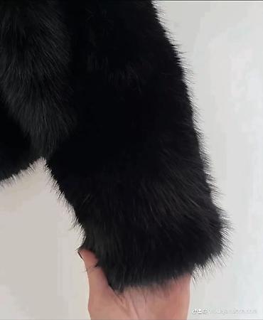 bunde eko krzno: Bunda – crna, kratki model, veličina S. - Materijal: veštačko krzno — 3