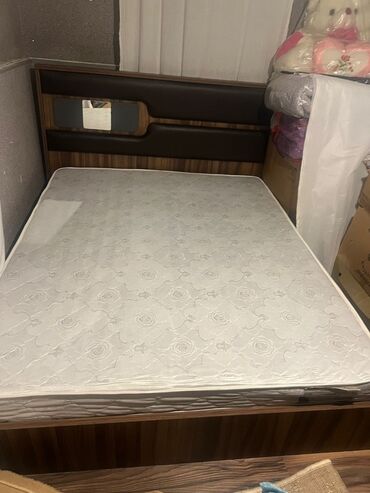 белая мебель в стиле прованс: Двуспальная кровать