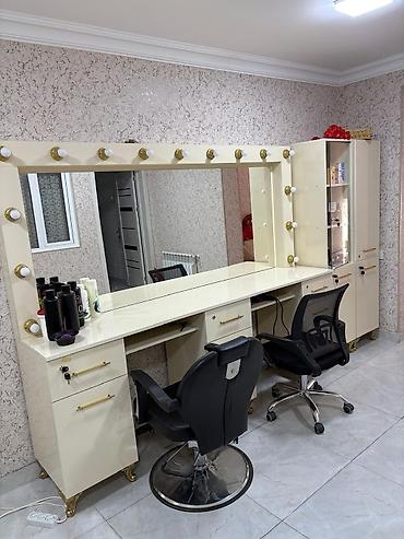 Hamisi birlikde 500azn yalnız mebeller satılır guzgulu 350azn tek