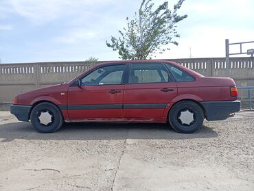 Volkswagen: Volkswagen Passat: 1989 г., 1.8 л, Механика, Бензин, Седан at lalafo.kg Volkswagen: Volkswagen Passat: 1989 г., 1.8 л, Механика, Бензин, Седан