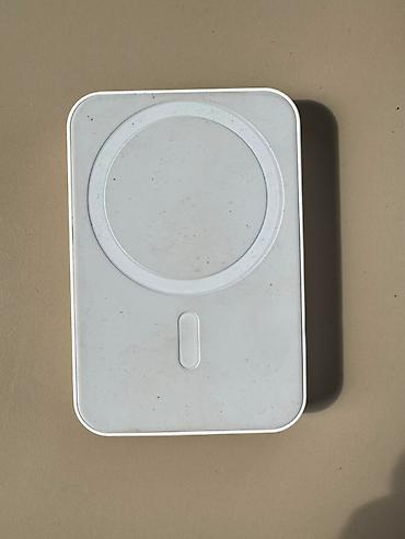 Техника и электроника: Powerbank Apple, < 5000 Mah, Az İşlənmiş — 1