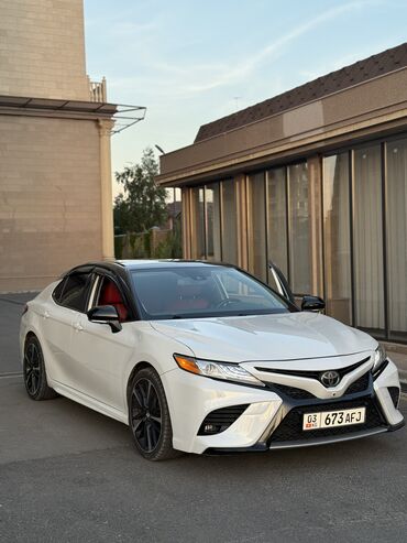 Toyota: } Toyota Camry 70 XSE Свежепригнана ) Сборка - Американец Легкий