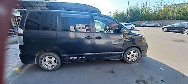 Транспорт: Toyota Voxy: 2004 г., 2 л, Автомат, Бензин, Минивэн — 5