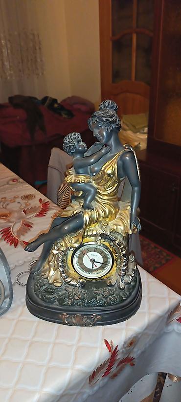 ağ baliq: Məhsul: Dekorativ kolleksiya əşyaları dəsti Tərkib: - Porcelan — 5