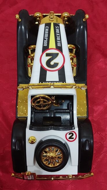 Avtomobil modelləri: Mercedes Formula-1 maşınlatı. Kolleksiya üçün retro model avtomobil – — 2