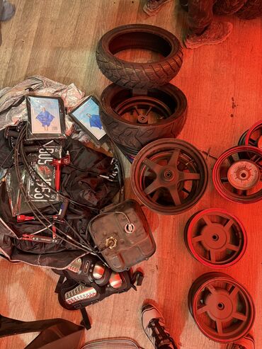 Скутеры: В НАЛИЧИИ!!!! 	•	Карпук (работа) 	•	Вариатор 	•	Кольца 	•	Ось — 3