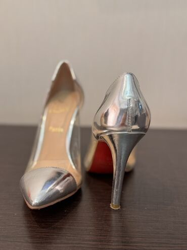 прозрачные туфли: Туфли, 37, Christian Louboutin, Б/у, цвет - Серый