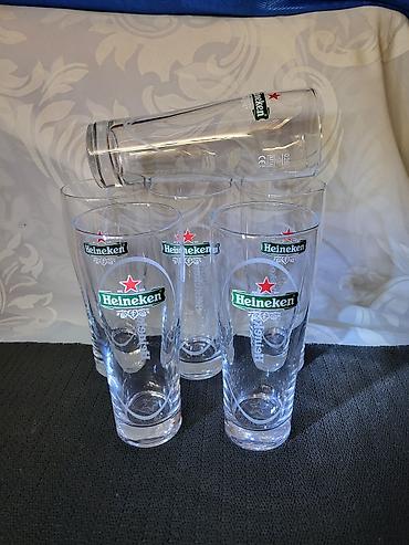 Čaše: Case nove,vintaz Heineken. Case Heineken bez ostecenja,sve na njima na lalafo.rs — 2 Čaše: Case nove,vintaz Heineken. Case Heineken bez ostecenja,sve na njima — 2
