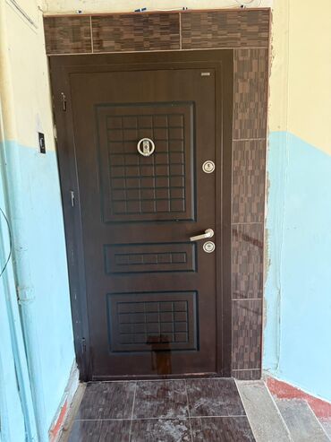 сдается 3 комнатная квартира: Sumqayıt şəhəri 2ci məhəllə Orta ev 4/4 Təmirli Boş ev kirayə verilir