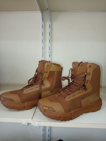 Ayaqqabılar: Under Armour taktiki/trekkinq botları – qəhvəyi rəng Xüsusiyyətlər: -