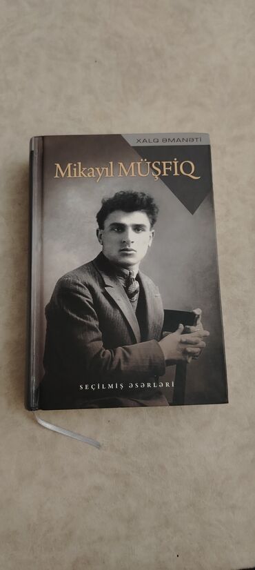 Kitabların ilini və qiymətini şəxsidə soruşun