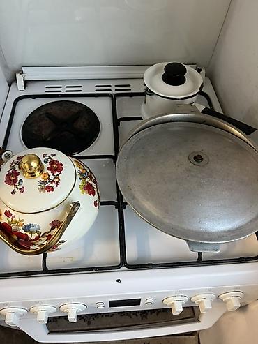 электродуховку: Газовая плита BEKO с электродуховкой Характеристики: - Тип: напольная — 2