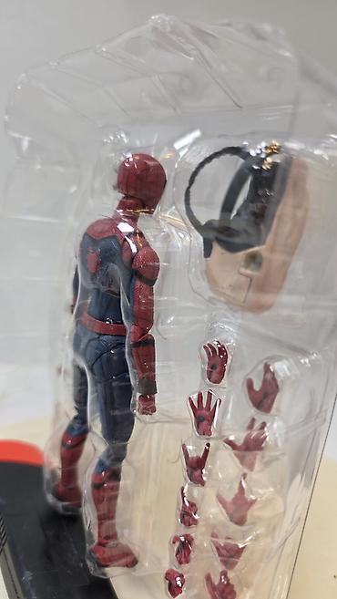 kids box: Фигурка Человека-паука (Spider-Man) в блистере с аксессуарами. Там — 7