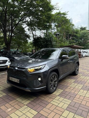 срочно продать машину: Toyota RAV4: 2022 г., 2.5 л, Автоматтык, Газ, Кроссовер