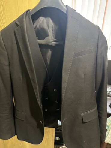 кожанный пиджак мужской: Костюм L (EU 40), цвет - Черный