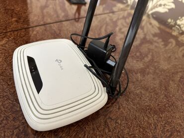 LuAZ: TP-Link Wi‑Fi router Xüsusiyyətlər: - Marka/model: TP-Link (2,4 GHz