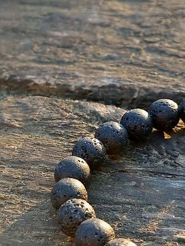 Narukvice: Kalist kamene brojanice od vulkanske lave, ručno rađene s blagoslovom — 7