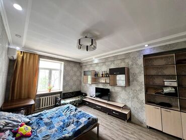 снять дом на озере иссык куль: 3 бөлмө, 75 кв. м, Сталинка, 3 кабат, Косметикалык ремонт