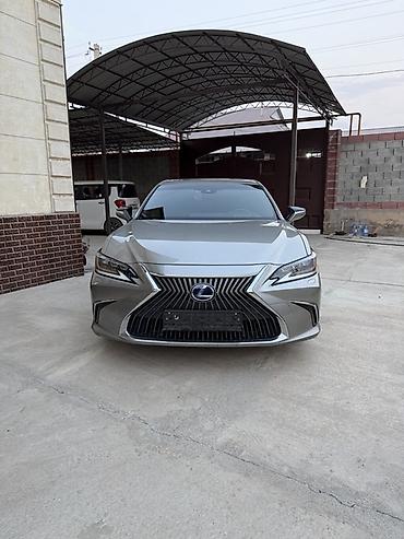 Lexus ES: 2020 г., 2.5 л, Вариатор, Гибрид, Седан