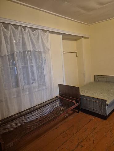 сниму квартира: 2 otaqlı mənzil – mebellə Təsvir: - Geniş zal: böyük pəncərəli, tüllü — 4