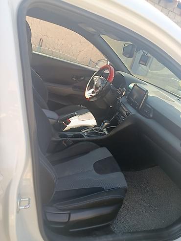 e klass: Hyundai Veloster: 2018 г., 1.4 л, Автомат, Бензин, Хэтчбэк — 8