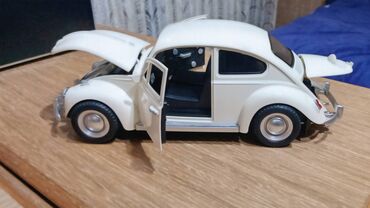 Igračke: Novi veliki metalni model VW Bube. Otvaraju mu se sva vrata vozačeva — 9
