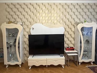 islenmis stullar: Qonaq otağı üçün klassik üslubda mebel dəsti Tərkibi: - İki ədəd — 2