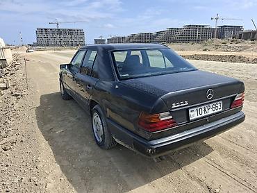 Mercedes-Benz: Mercedes-Benz E-Class: 3 l | 1988 il Sedan — 5