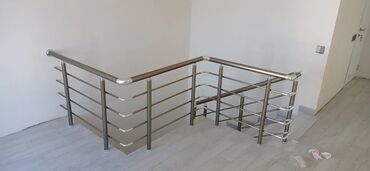 Pilləkən məhəccərləri: Şəkillərdə müxtəlif layihələr və tərtibat nümunələri göstərilib — 2