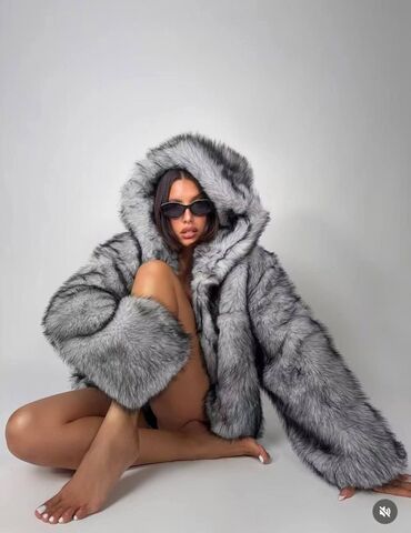 Krzneni kaputi: Sa postavom, Veštačko krzno, bоја - Siva — 1