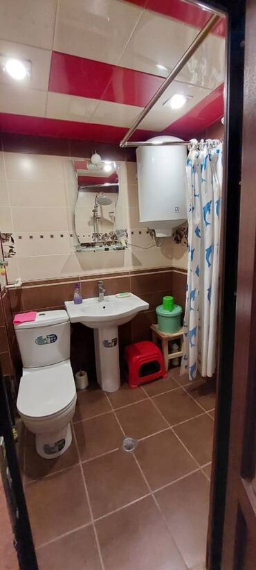 Uzunmüddətli kirayə mənzillər: Akim Abbasov kucesində bir otaqlı mənzil kirayə verilir. Tri Karonanan — 19