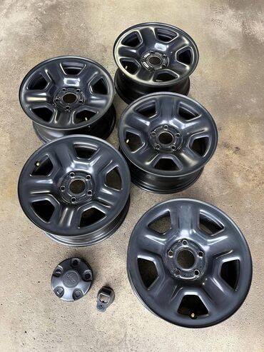 Disk təkərlər: Orjinal Jeep 17 lik diski tekerleride movcuddur wranglerin ustunde