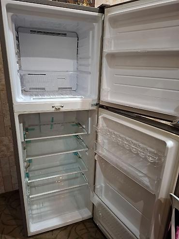 raf par ütüsü: SHARP iki qapılı soyuducu (üstdə dondurucu, altda soyuducu bölmə) - — 2