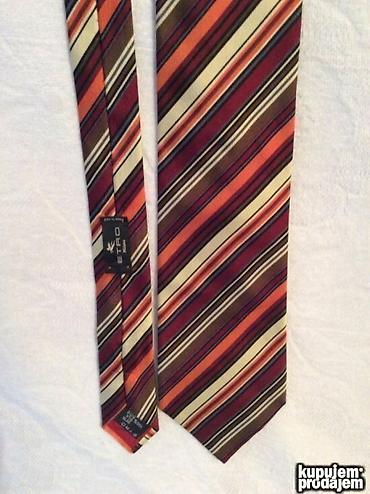 Kape i aksesoari: VERSACE, DAKS London Yves Saint Laurent Christian Dior Burberry — 60