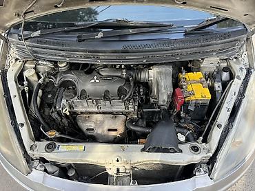 Mitsubishi: Mitsubishi Colt: 2003 г., 1.5 л, Вариатор, Бензин, Хэтчбэк — 8