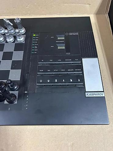 Društvene igre: Saitek Kasparov Conquistador – elektronski šah računar - Samostalna — 2