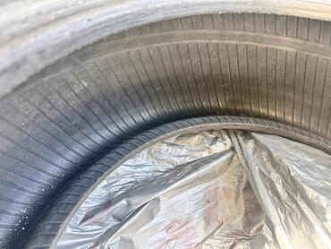 зимние шины на ниву 21214: Зимняя автомобильная шина размером 215/50R17, предназначенная для