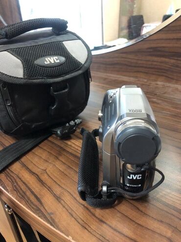 işlənmiş kamera: Kamera JVC satılır. Amerikadan 1 il olar gəlib