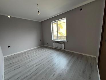 Продажа коттеджей и домов: Продаётся современный одноэтажный дом с благоустроенным двором. в — 12