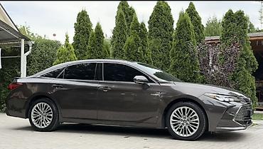 corolla 2016: Toyota Avalon: 2018 г., 2.5 л, Вариатор, Гибрид, Седан — 4